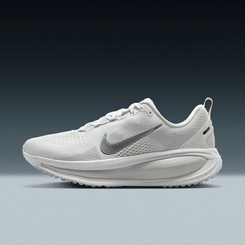 ナイキ NIKE ナイキ ボメロ 18 NIKE VOMERO 18 ランニングシューズ